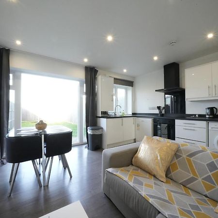 Hatton Apartments Heathrow Airport- Free Parking-Free Underground To And From Heathrow Airport Hatton Cross See Picture-See London Fast Hatton Cross To Central London 30Min Londres Exterior foto