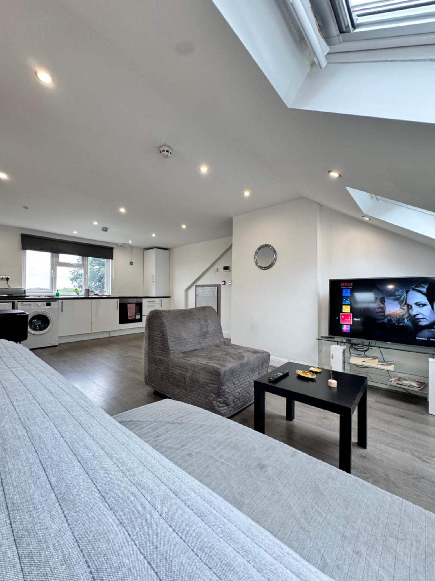 Hatton Apartments Heathrow Airport- Free Parking-Free Underground To And From Heathrow Airport Hatton Cross See Picture-See London Fast Hatton Cross To Central London 30Min Londres Exterior foto