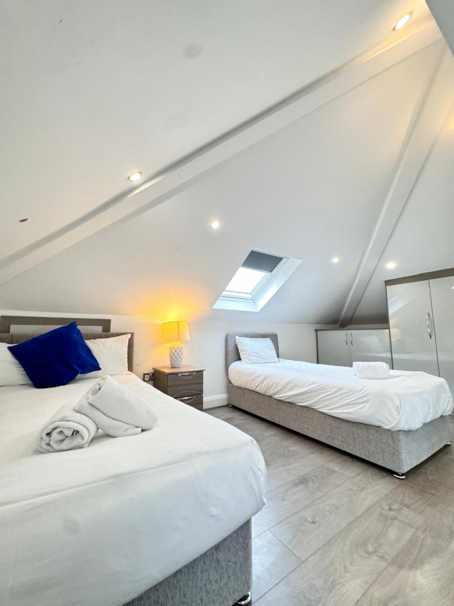 Hatton Apartments Heathrow Airport- Free Parking-Free Underground To And From Heathrow Airport Hatton Cross See Picture-See London Fast Hatton Cross To Central London 30Min Londres Exterior foto