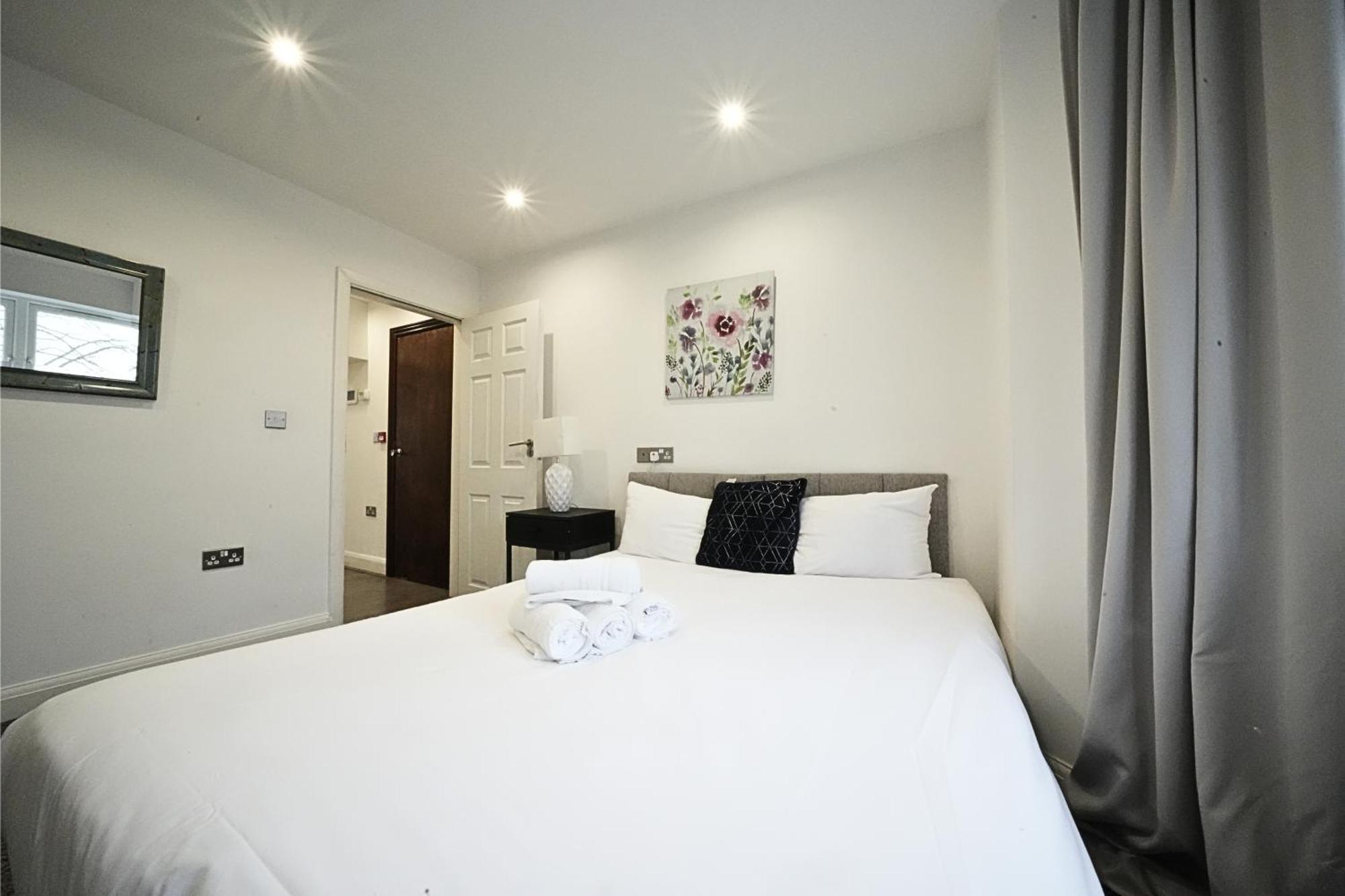 Hatton Apartments Heathrow Airport- Free Parking-Free Underground To And From Heathrow Airport Hatton Cross See Picture-See London Fast Hatton Cross To Central London 30Min Londres Exterior foto
