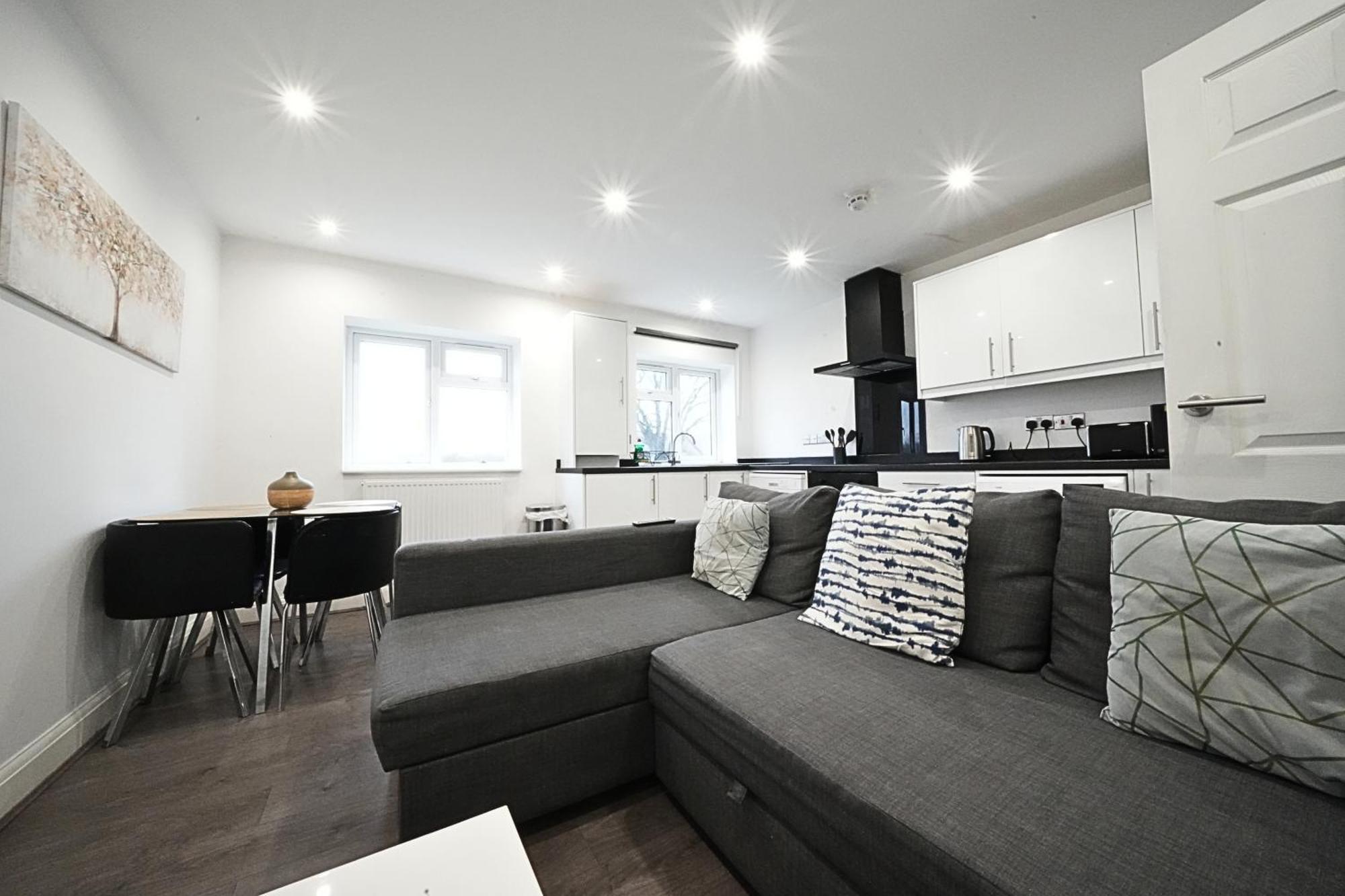 Hatton Apartments Heathrow Airport- Free Parking-Free Underground To And From Heathrow Airport Hatton Cross See Picture-See London Fast Hatton Cross To Central London 30Min Londres Exterior foto