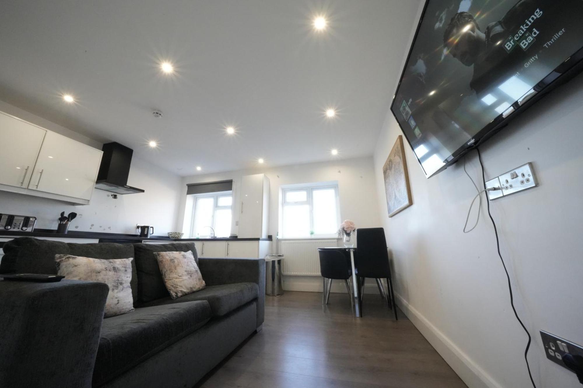 Hatton Apartments Heathrow Airport- Free Parking-Free Underground To And From Heathrow Airport Hatton Cross See Picture-See London Fast Hatton Cross To Central London 30Min Londres Exterior foto