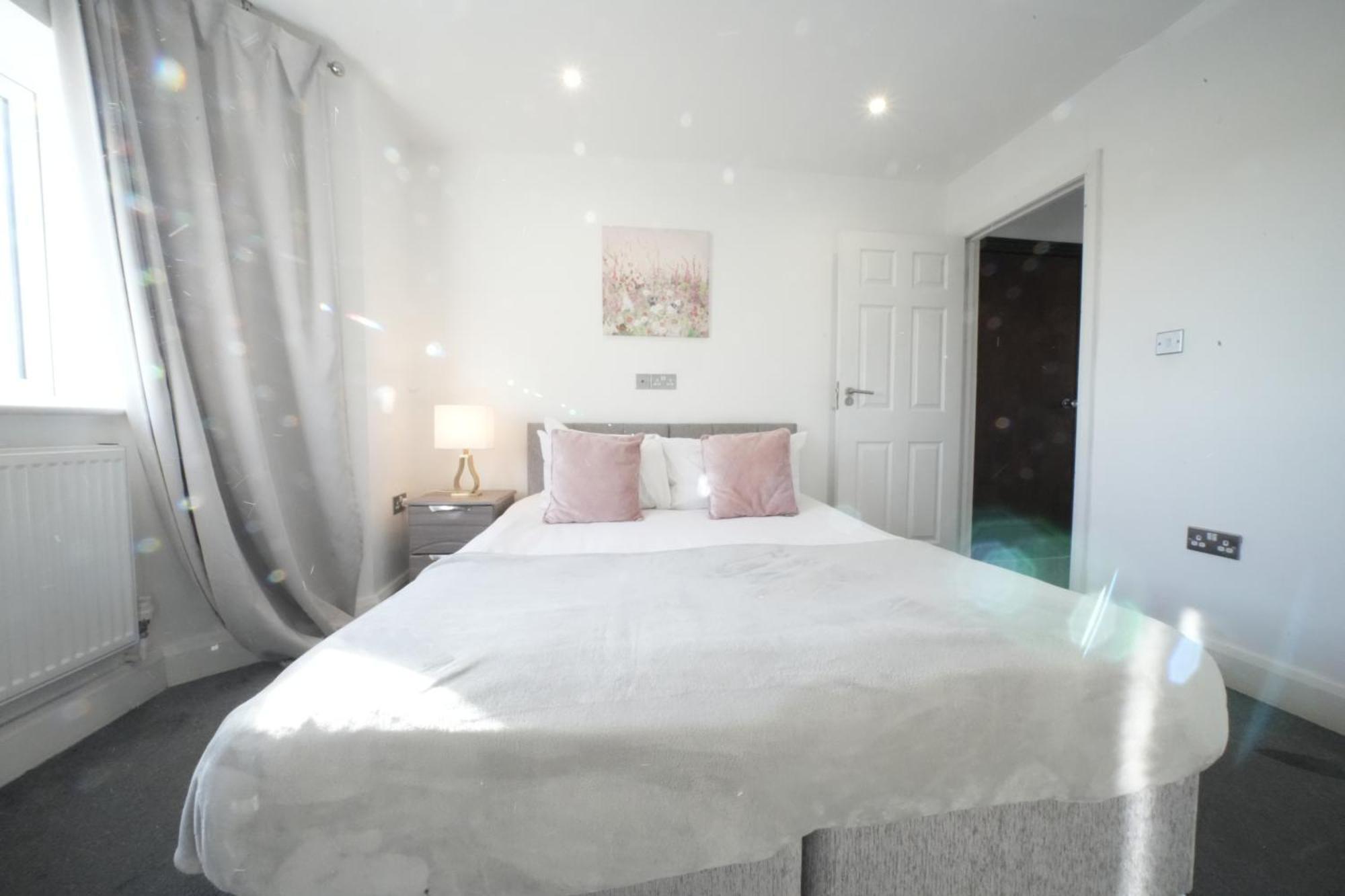 Hatton Apartments Heathrow Airport- Free Parking-Free Underground To And From Heathrow Airport Hatton Cross See Picture-See London Fast Hatton Cross To Central London 30Min Londres Exterior foto