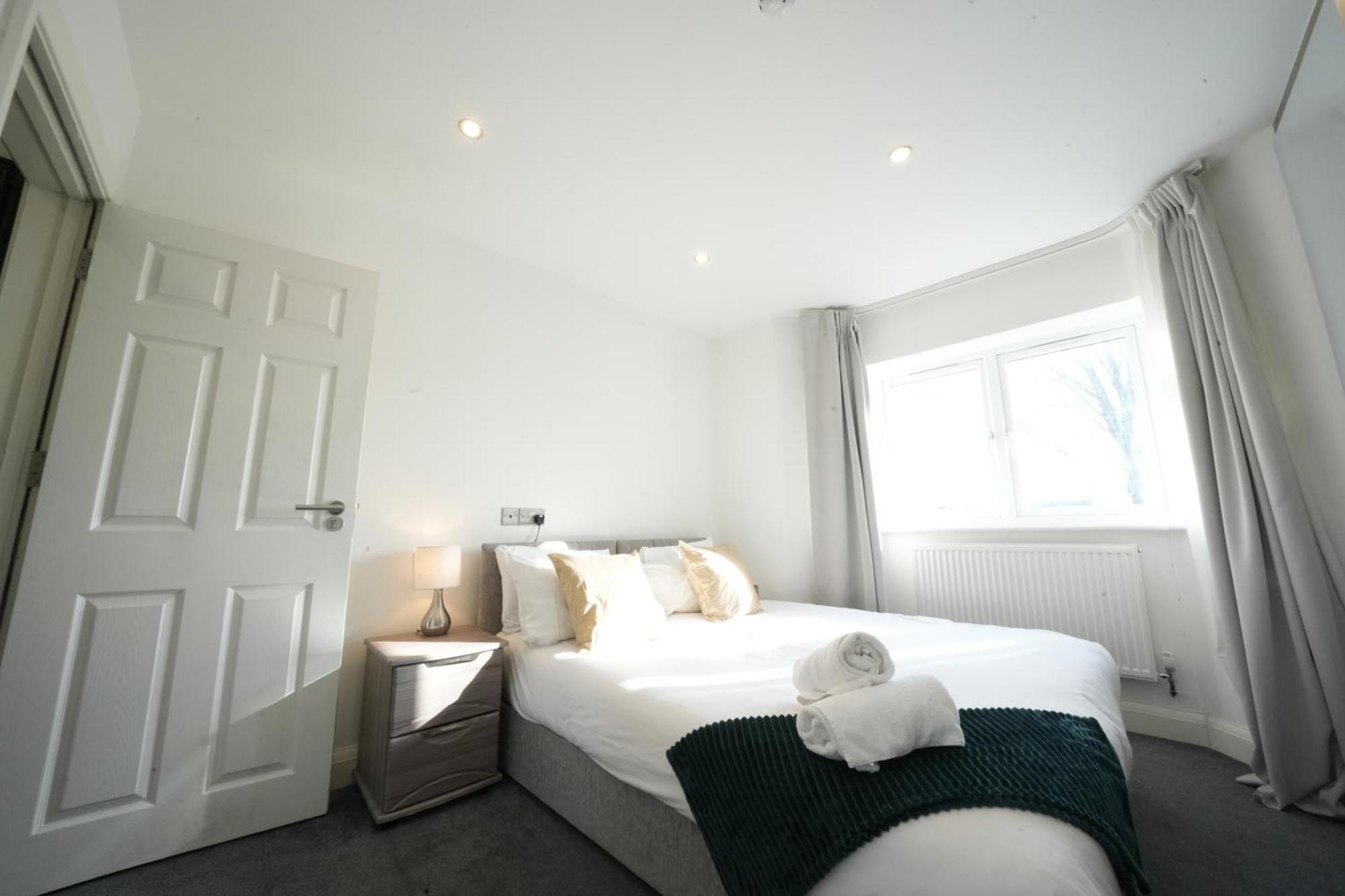 Hatton Apartments Heathrow Airport- Free Parking-Free Underground To And From Heathrow Airport Hatton Cross See Picture-See London Fast Hatton Cross To Central London 30Min Londres Exterior foto