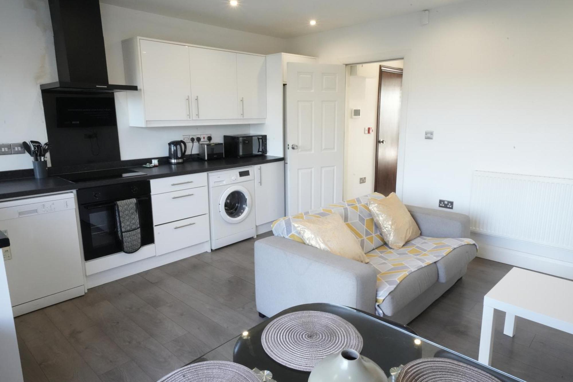 Hatton Apartments Heathrow Airport- Free Parking-Free Underground To And From Heathrow Airport Hatton Cross See Picture-See London Fast Hatton Cross To Central London 30Min Londres Exterior foto