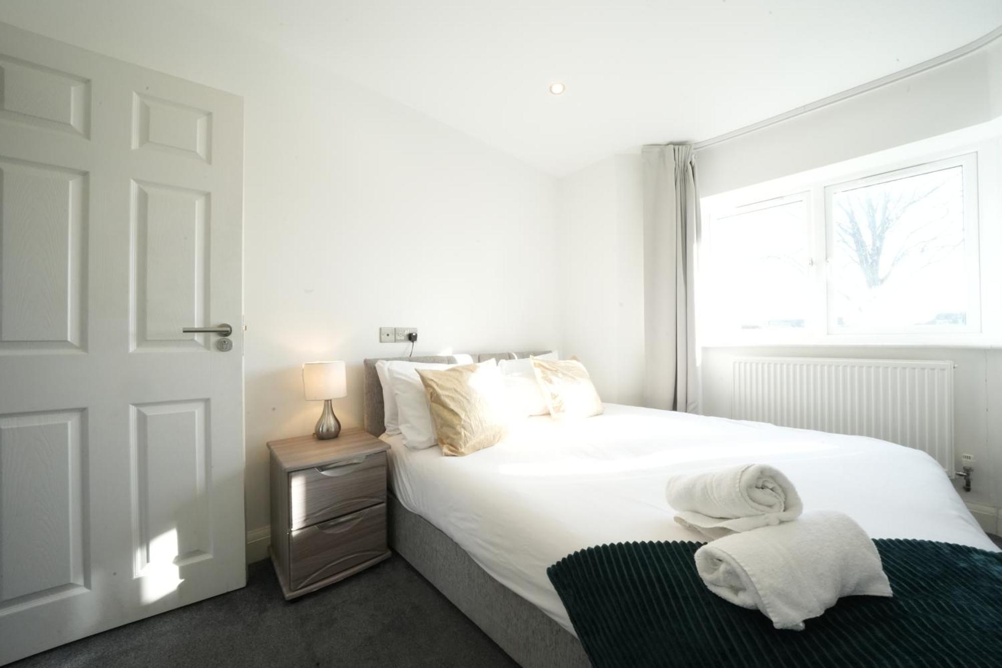 Hatton Apartments Heathrow Airport- Free Parking-Free Underground To And From Heathrow Airport Hatton Cross See Picture-See London Fast Hatton Cross To Central London 30Min Londres Exterior foto