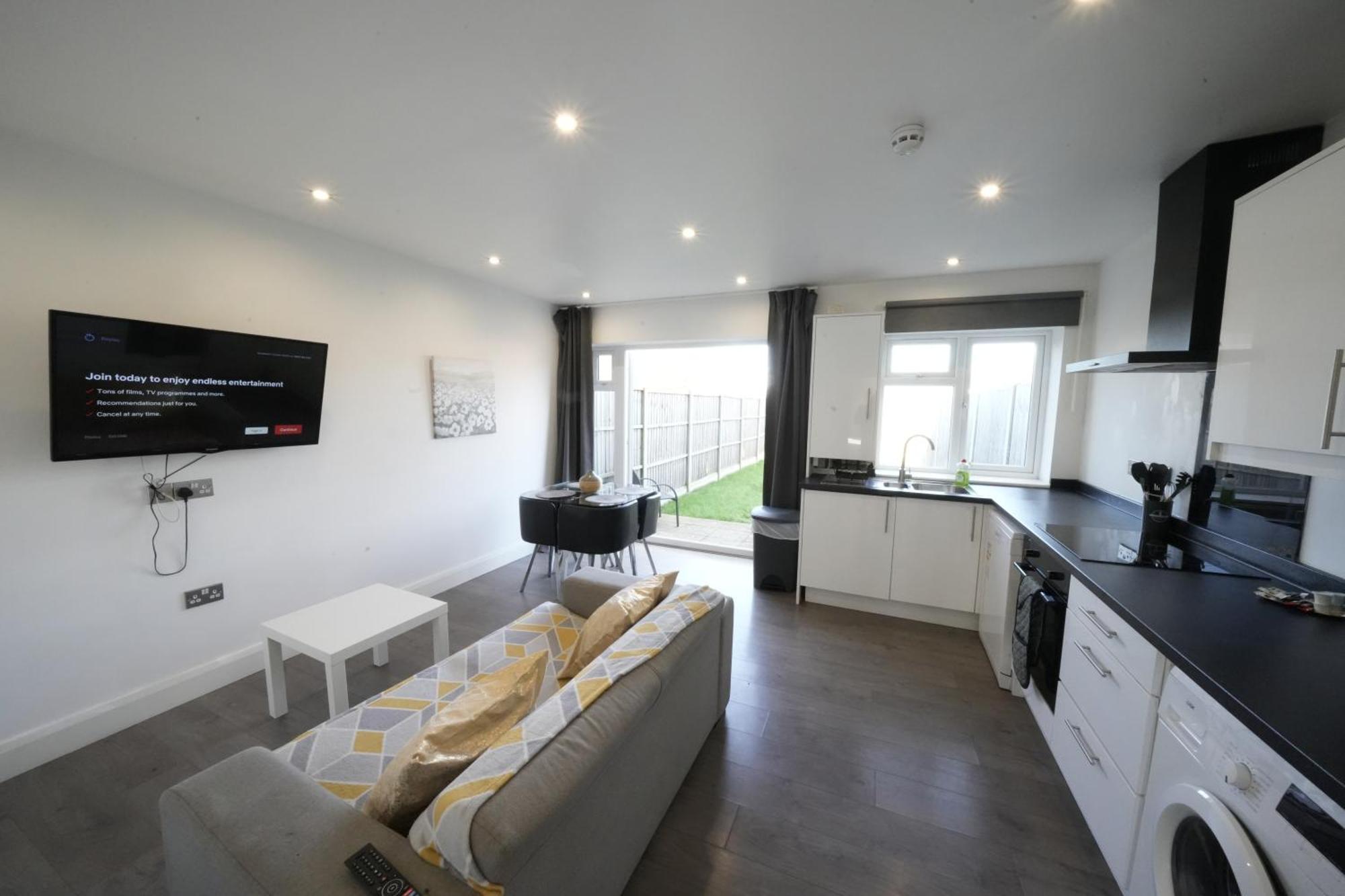 Hatton Apartments Heathrow Airport- Free Parking-Free Underground To And From Heathrow Airport Hatton Cross See Picture-See London Fast Hatton Cross To Central London 30Min Londres Exterior foto