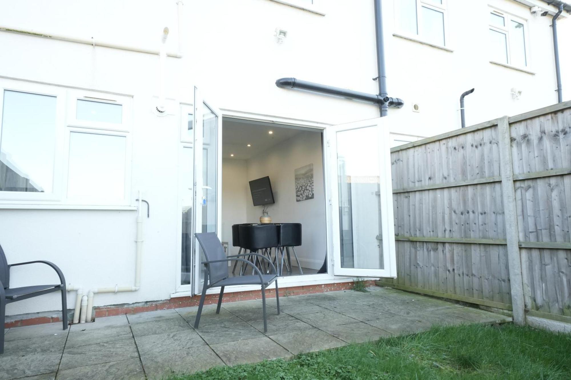 Hatton Apartments Heathrow Airport- Free Parking-Free Underground To And From Heathrow Airport Hatton Cross See Picture-See London Fast Hatton Cross To Central London 30Min Londres Exterior foto