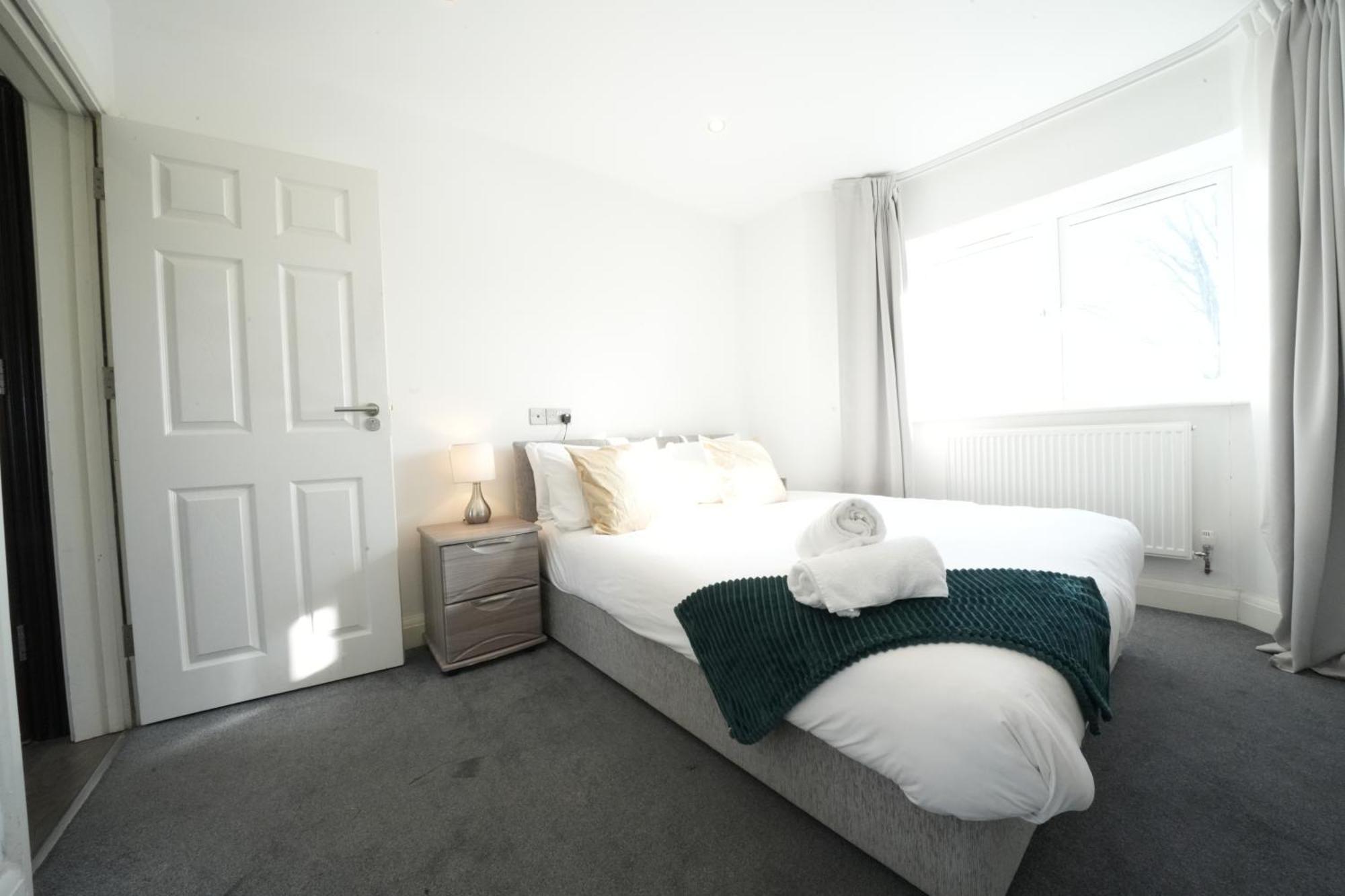 Hatton Apartments Heathrow Airport- Free Parking-Free Underground To And From Heathrow Airport Hatton Cross See Picture-See London Fast Hatton Cross To Central London 30Min Londres Exterior foto
