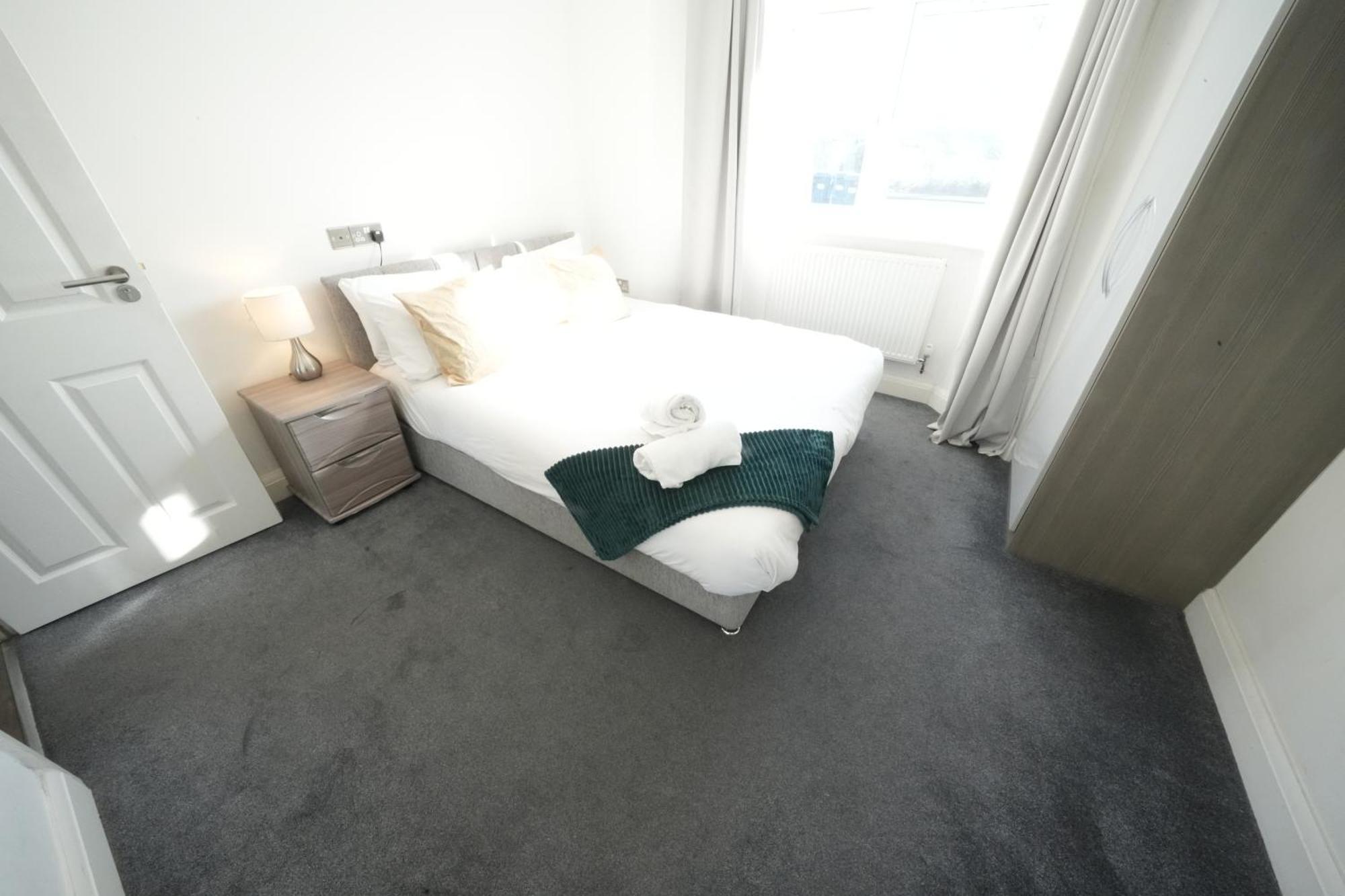 Hatton Apartments Heathrow Airport- Free Parking-Free Underground To And From Heathrow Airport Hatton Cross See Picture-See London Fast Hatton Cross To Central London 30Min Londres Exterior foto