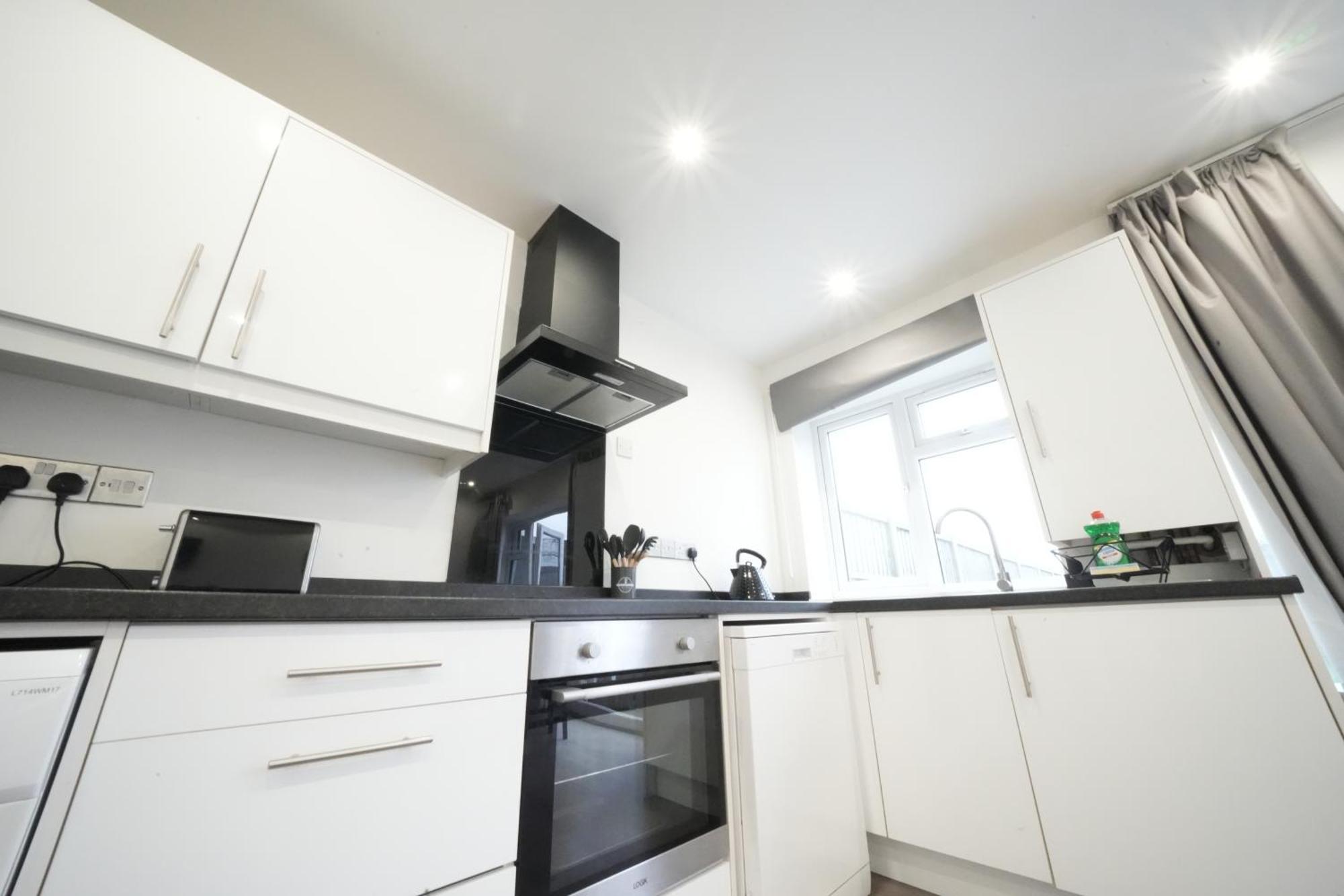 Hatton Apartments Heathrow Airport- Free Parking-Free Underground To And From Heathrow Airport Hatton Cross See Picture-See London Fast Hatton Cross To Central London 30Min Londres Exterior foto