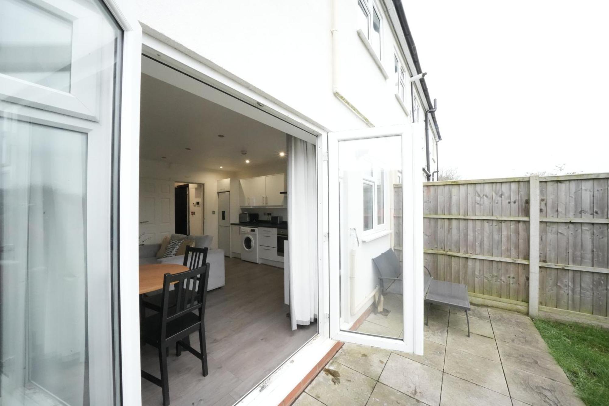 Hatton Apartments Heathrow Airport- Free Parking-Free Underground To And From Heathrow Airport Hatton Cross See Picture-See London Fast Hatton Cross To Central London 30Min Londres Exterior foto