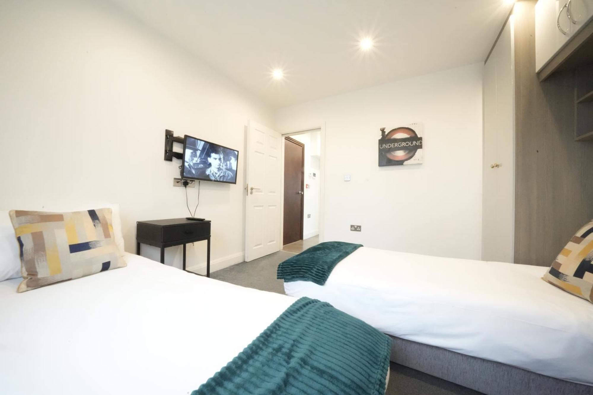 Hatton Apartments Heathrow Airport- Free Parking-Free Underground To And From Heathrow Airport Hatton Cross See Picture-See London Fast Hatton Cross To Central London 30Min Londres Exterior foto